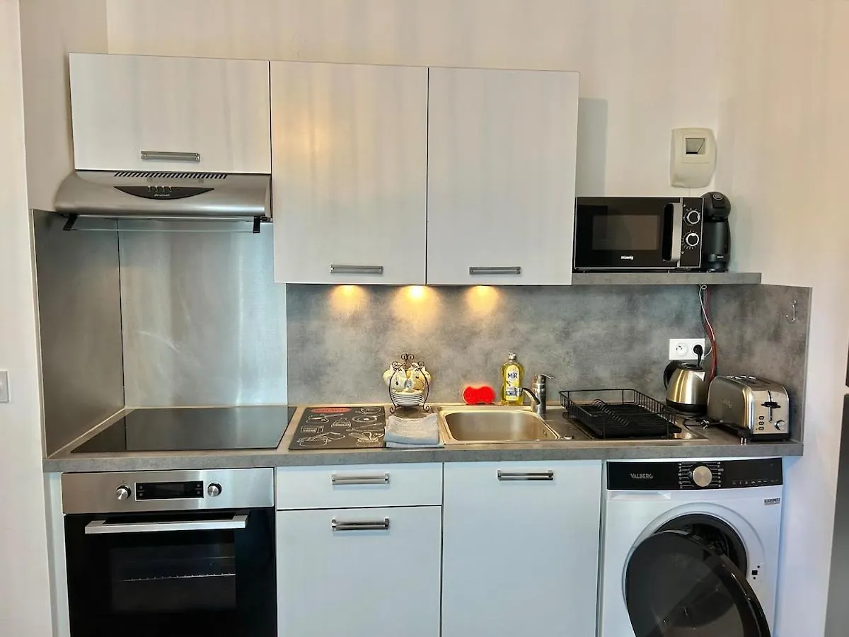 Apartment T2 Lanester -Centre 0*,  Francja